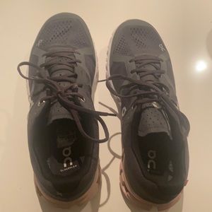 On Women’s Cloudflow Sneakers